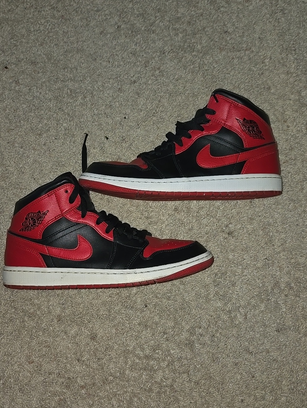 Nike Air Jordan 1 Mid Banned Size 11.5 Used